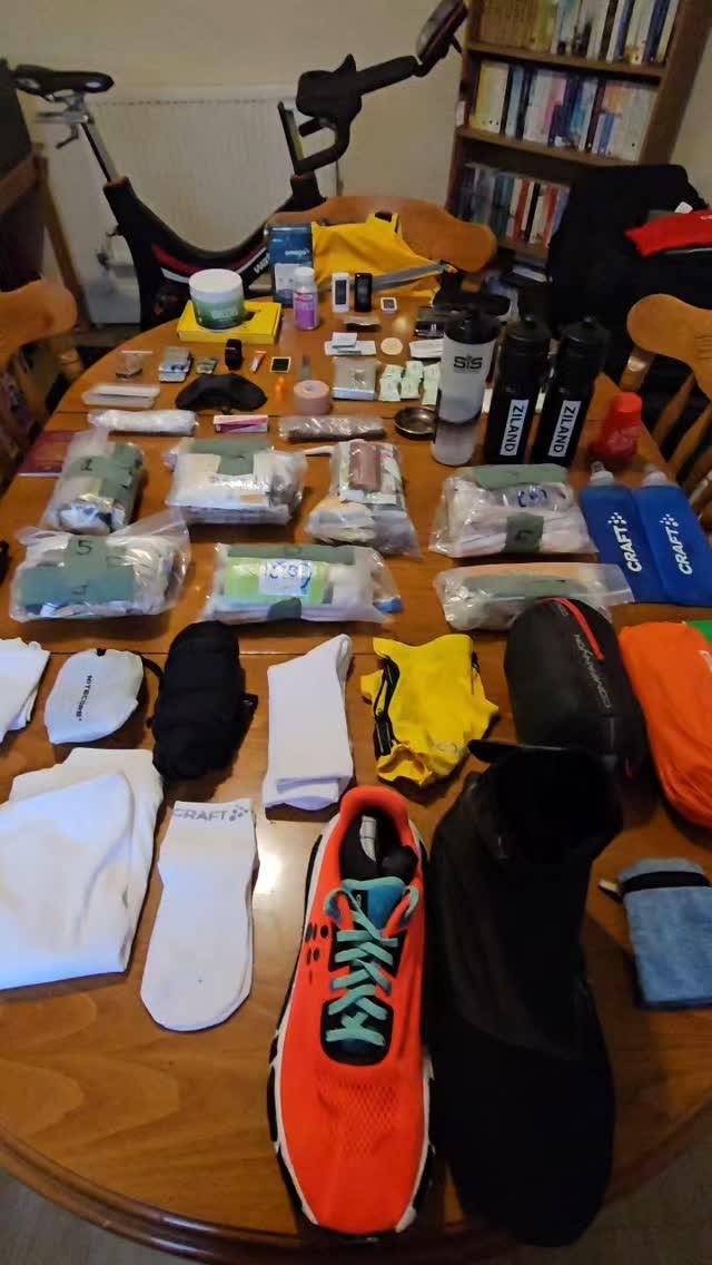 Some more heat and weighted pack (8.5kg) training for Marathon Des