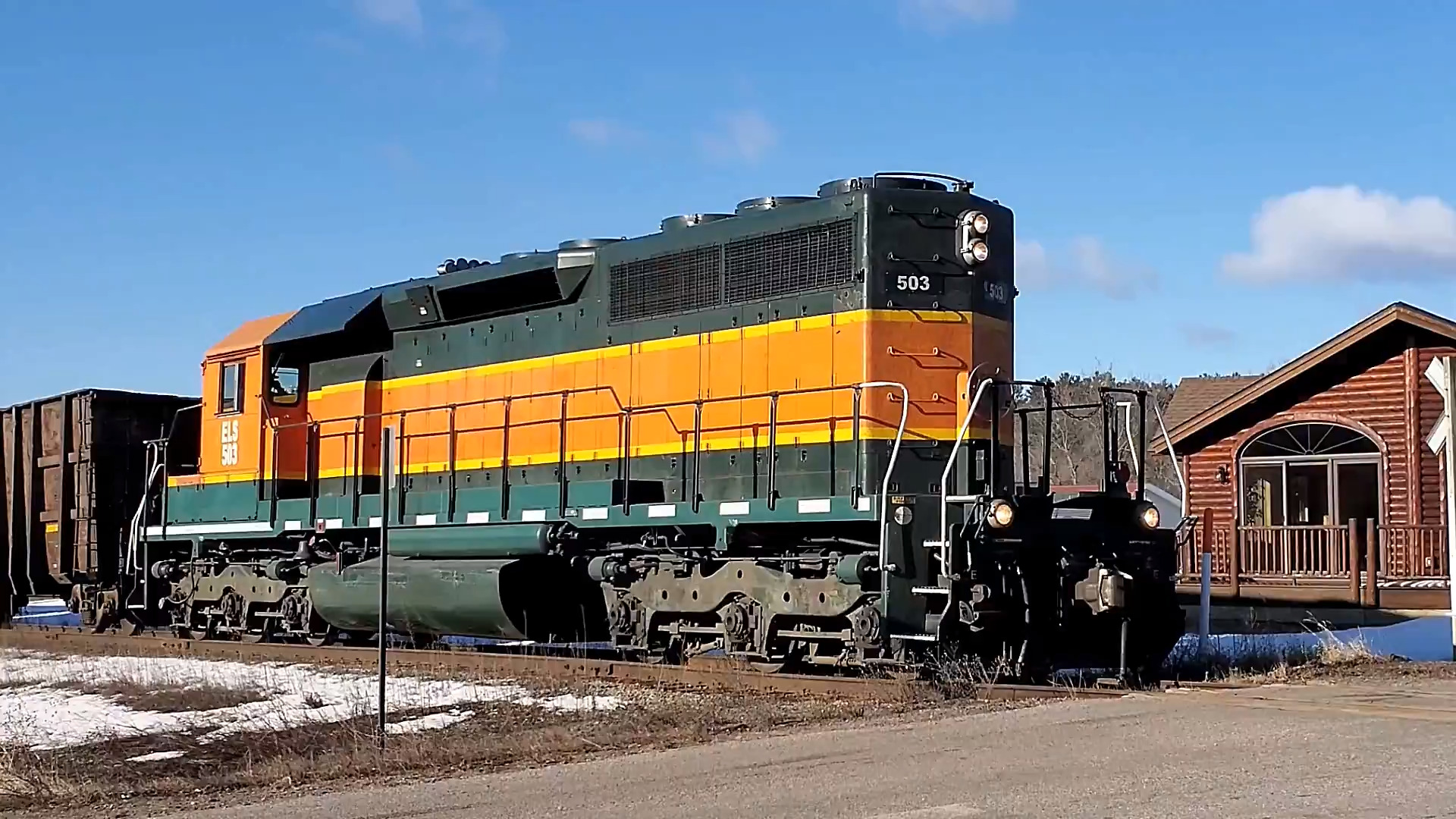 Early Morning K5LA Train Horns In Iron Mountain, MI! Michigan
