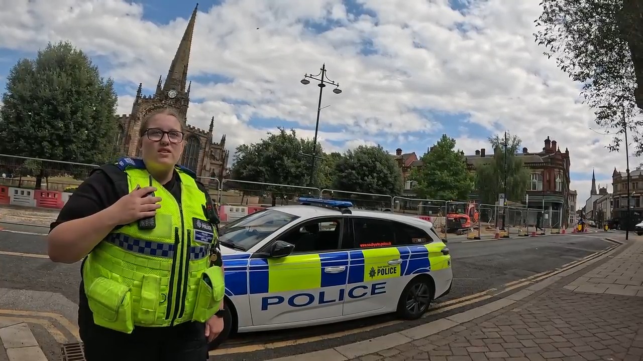 POLICE ARRESTED A MAN AND RELEASED HIM TO A BROKEN DOWN CAR !!! 📸🎥 ...
