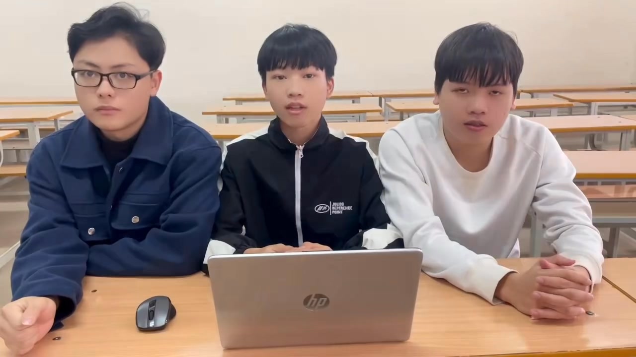 Tada, lại là Adddd 🤩🤩 Các bạn có mún ra trường và làm chiến sĩ công an ...