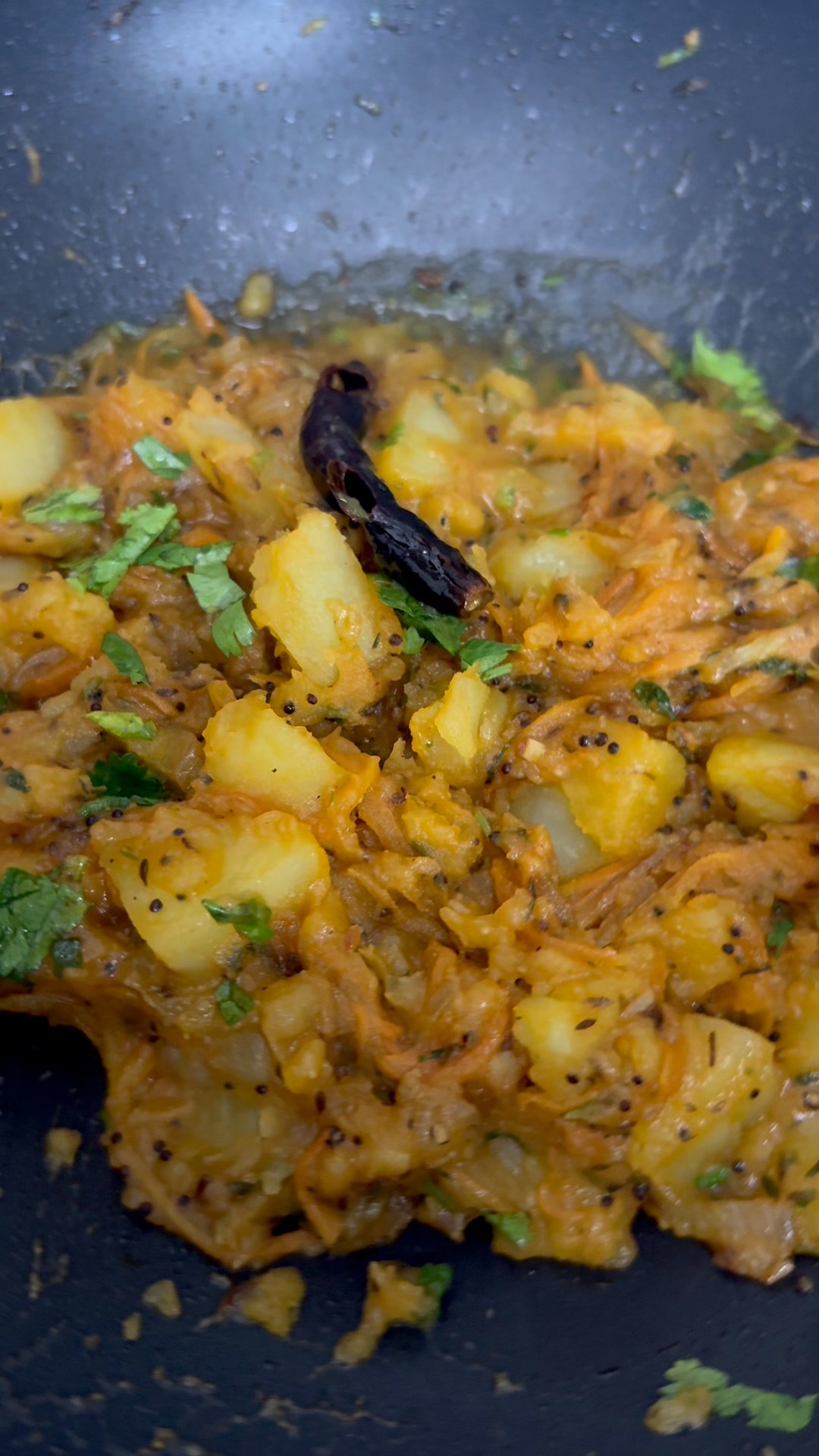 pomme de terre roussi 🥔🥕 @Fadilah’s Kitchen 👩‍🍳 ti super bon merci 🔥.# ...