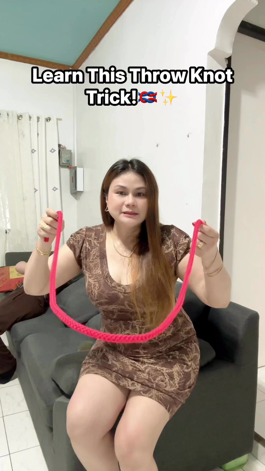 Here’s a super useful and fun throw knot tutorial! Hold both ends of ...