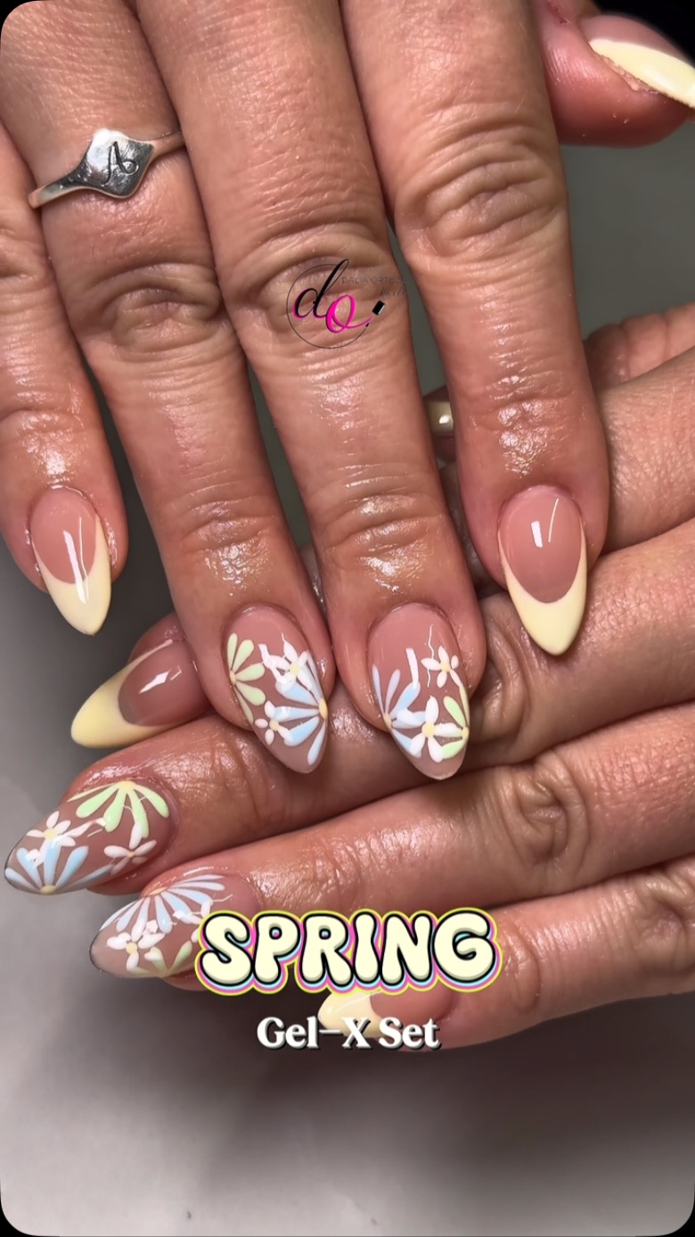 screaming SPRING! 💛💐 @nailzkatkat DC: DALIA Rubber Base “Rose Quartz ...