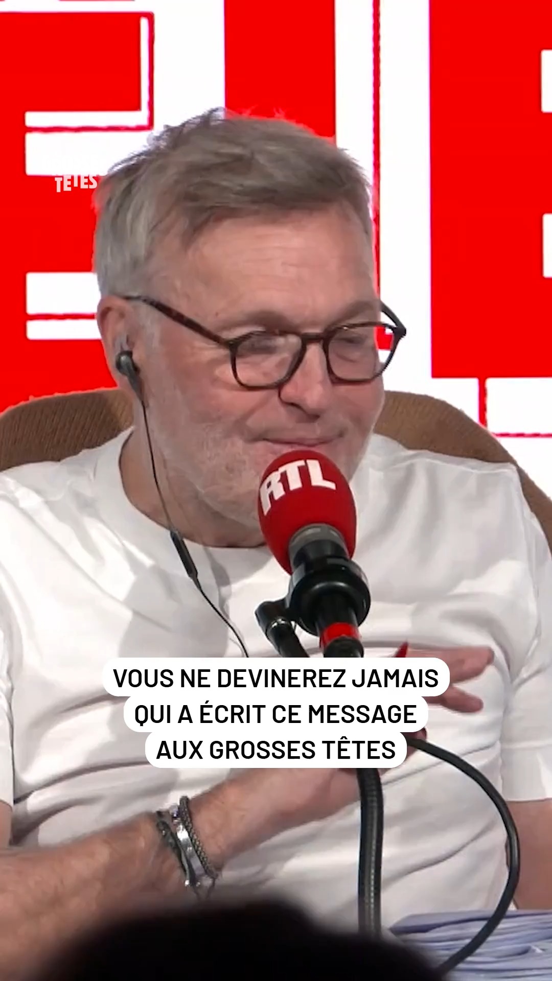 Laurent Ruquier lit un message incroyablement bien écrit d'un auditeur ...