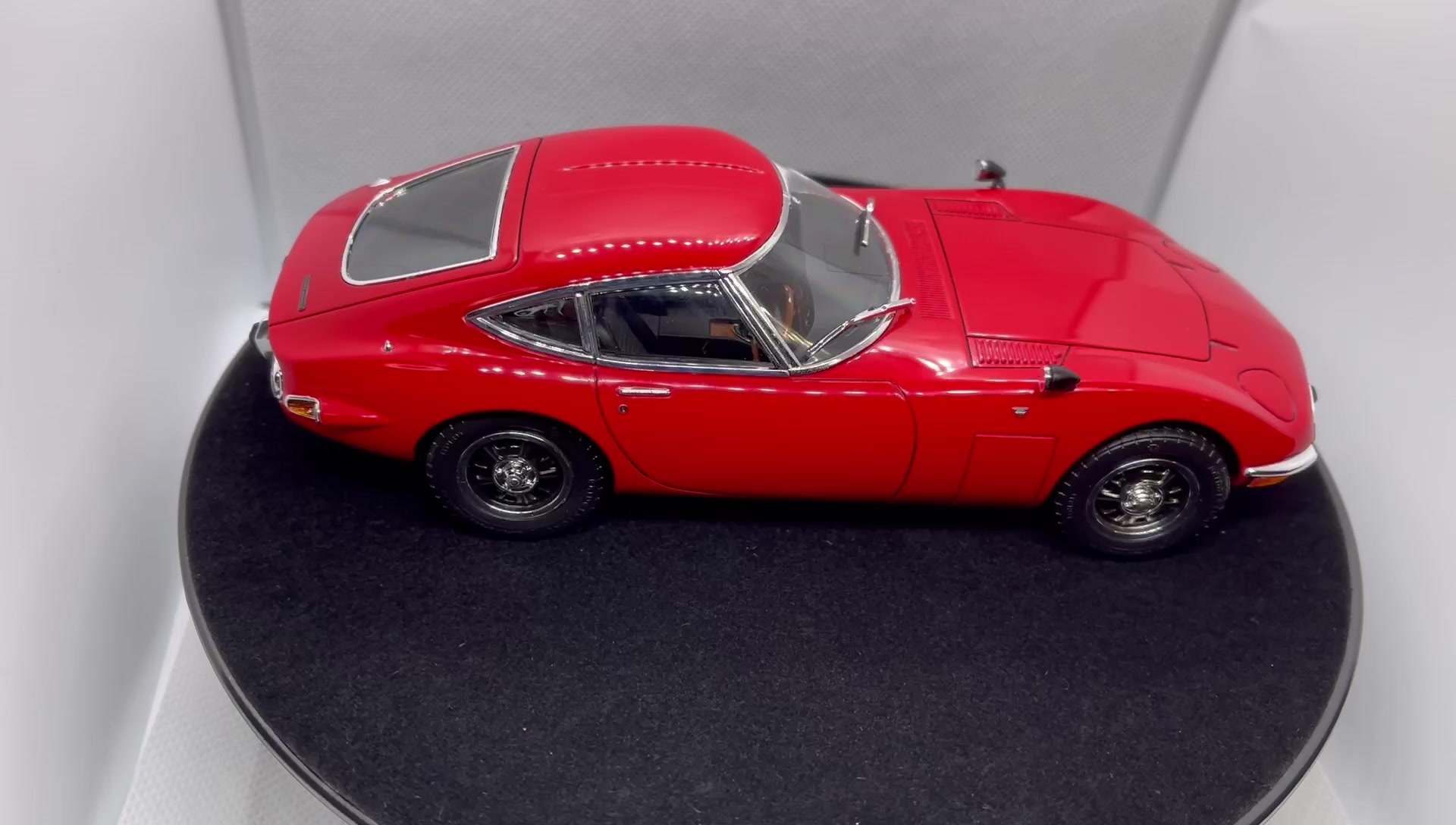 Toyota 2000GT model kit review from Aoshima