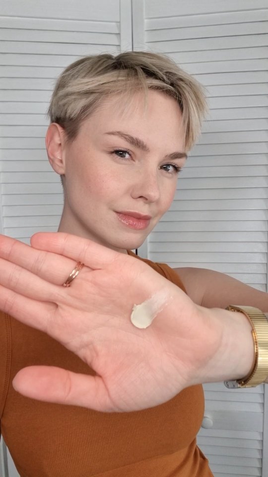 A quick pixie refresh. Big thanks to my husband for always helping with ...