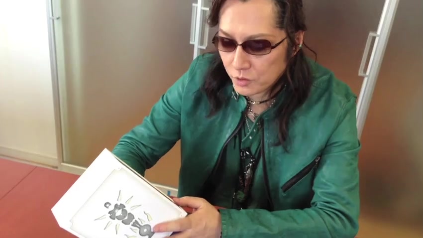 石井竜也本人によるDVD「WHITE MOONLIGHT」の解説映像が届きました