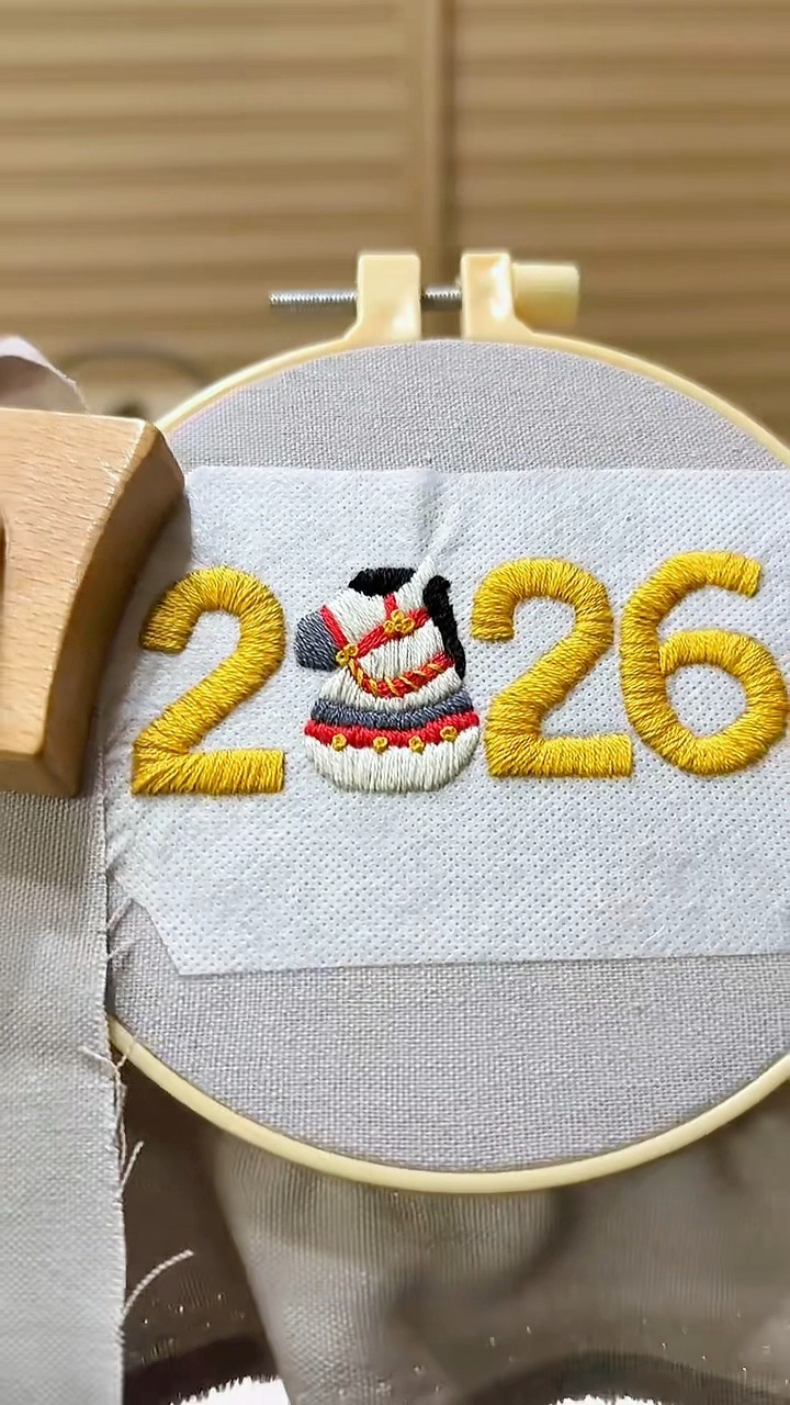 #newyear2026 #fyp #2026 #handmade #embroidery #artwork #art #tutorial #diy | HeyPouch store ...