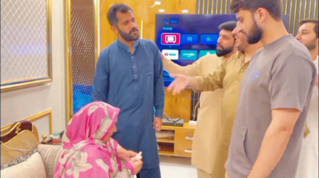Friends and Amma g back in vlog😇🥲😁 family vlogs🥳😁 🥳rajab Rajab's Family ...