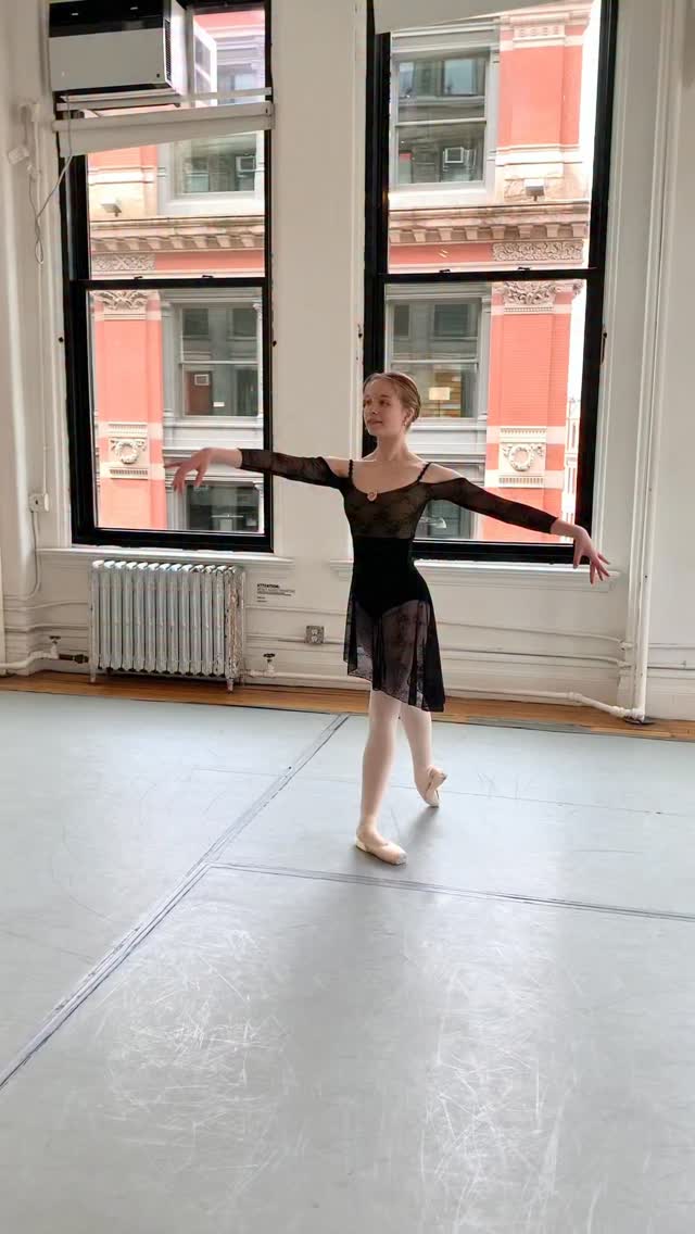 Daphne xiaoxiao ballet New tutu alert Just dropping this gorgeous new color before spring Ballerina yeonseo choi06 tutu ballerina dancewear xiaoxiaodesigns ballet