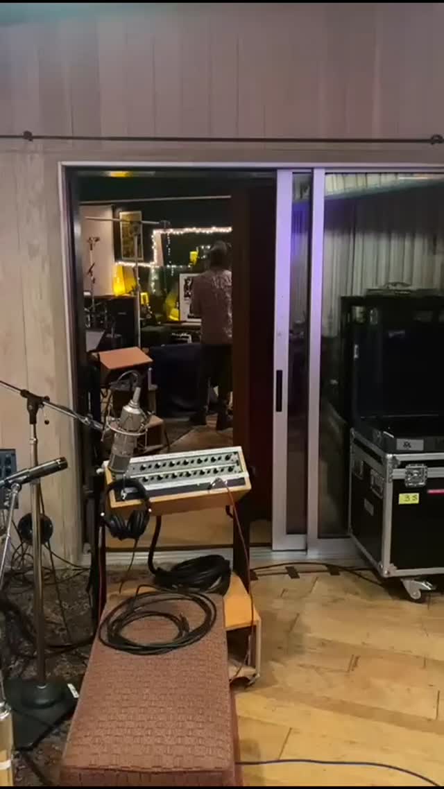 Mick in studio in London...new album is coming!! 👅💥🔝💿💯 ️🎤🎶🤩 # ...