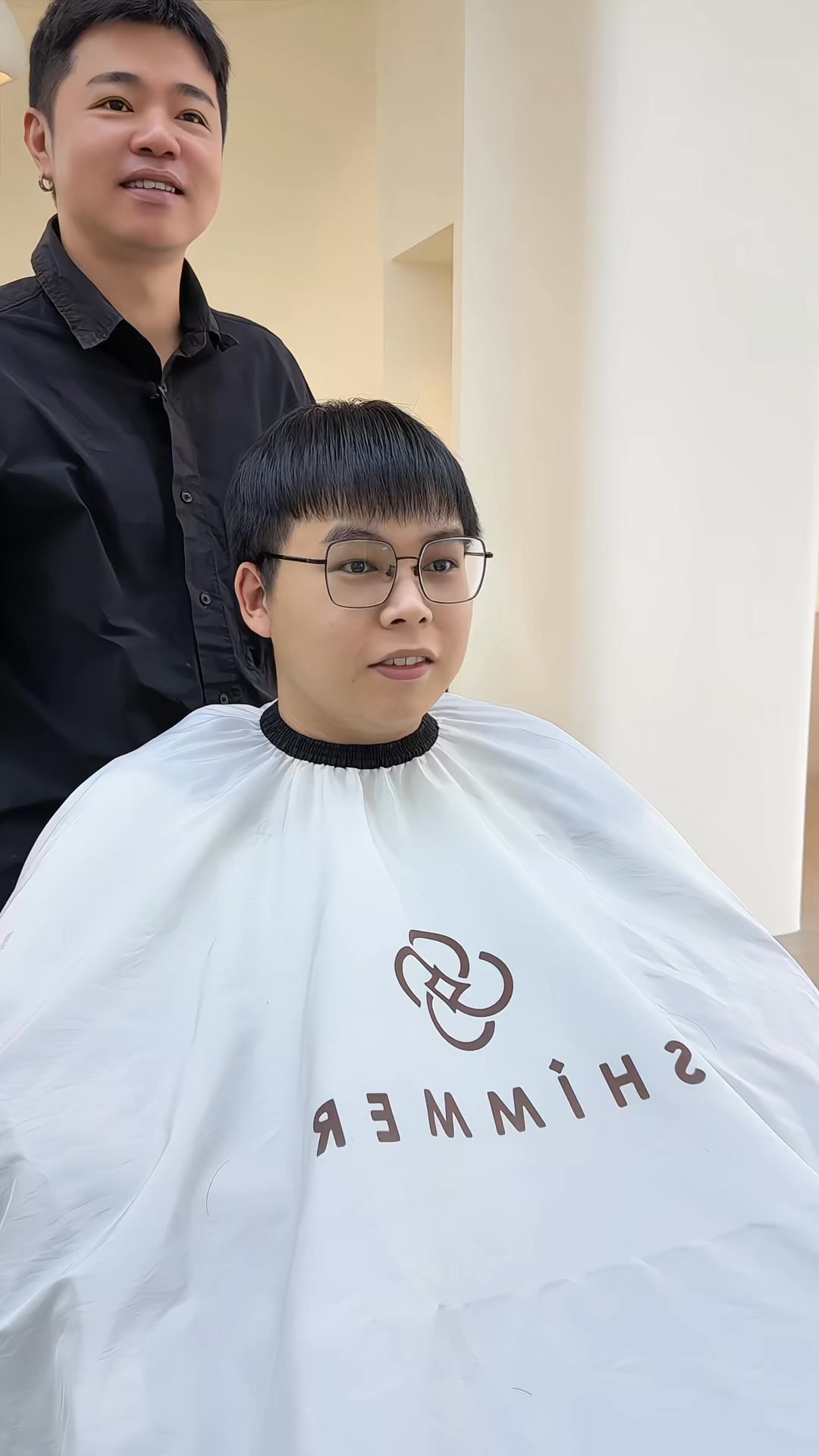 颜值提升神器，三七分短发轻松拿捏帅气感！#三七分发型 #帅气短发 #男士发型 #侧背造型 #时尚发型#shimmersalon ...