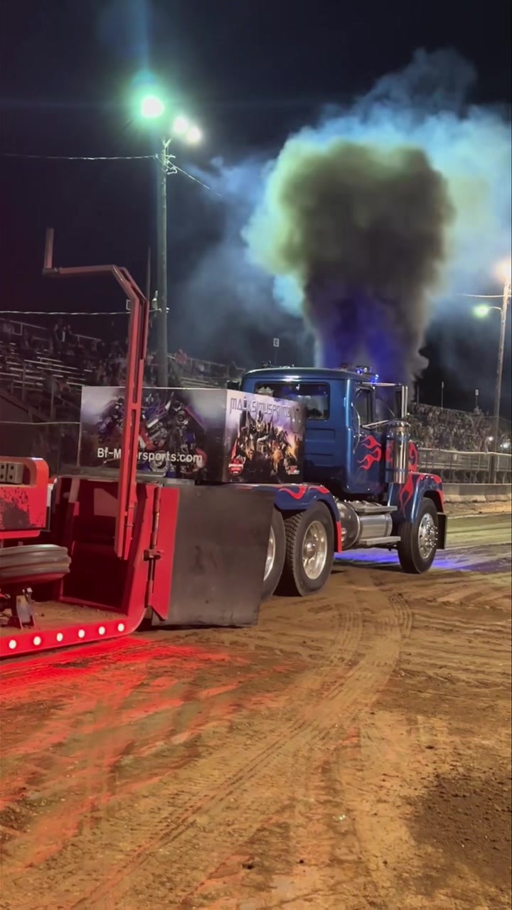 🔥 Super Semis lit up the track at the DMF OH Cancer Benefit with some ...