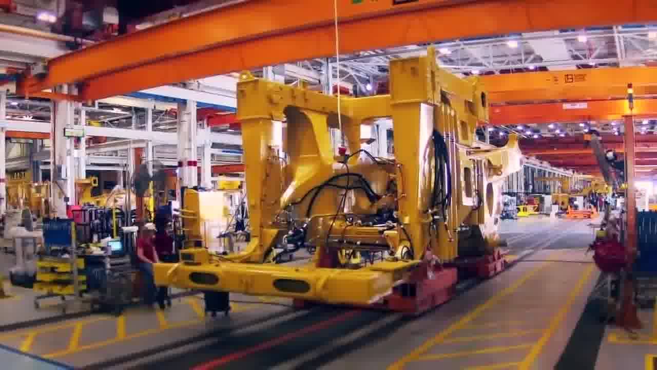 The assembly of the CAT 797 Truck - Timeslapse Source: http ...