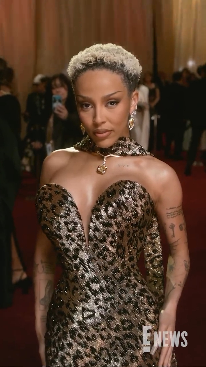 doja cat birthday dress Happy Cat! 🎂✨ We hope you get the whole damn cake and the cherry on top. #glambot | E! News doja cat birthday party photos