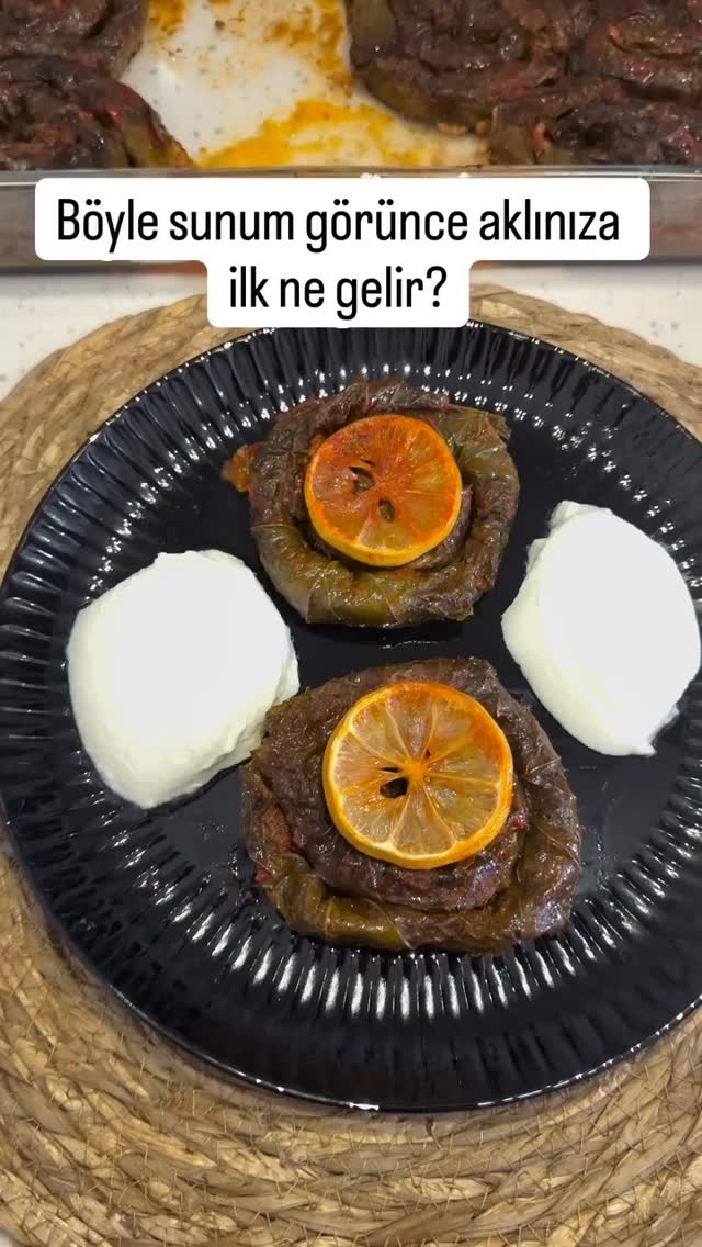 “El yapımı, taptaze ve tam kıvamında! 🌿😋 Yaprak sarması sevenler buraya ...