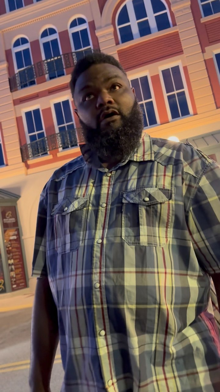 She wanna see Jamal Roberts 🤦🏾‍♂️ Jamal Roberts #jamalroberts # ...