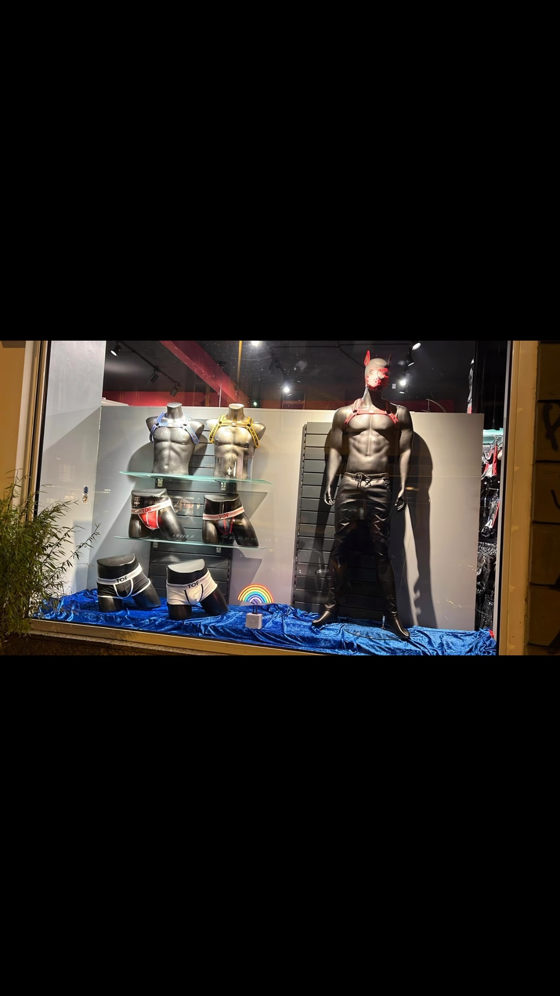 RUFF Frankfurt - Men's Fetish Store | Frankfurt