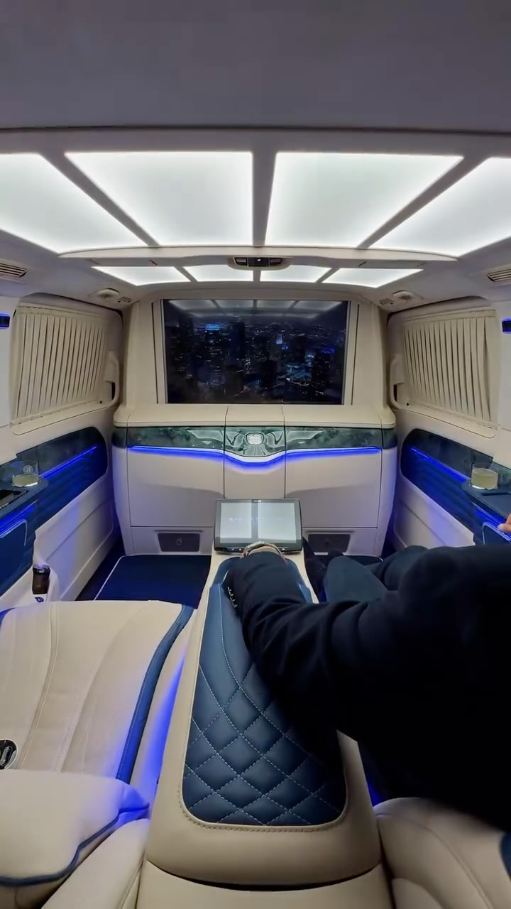 Mercedes Benz EQV300 2025 VIP Business VAN Luxury edition Klassen Car ...