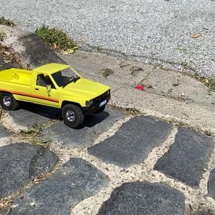 The FMS Toyota Hilux right up there with the rest of the FMS line 