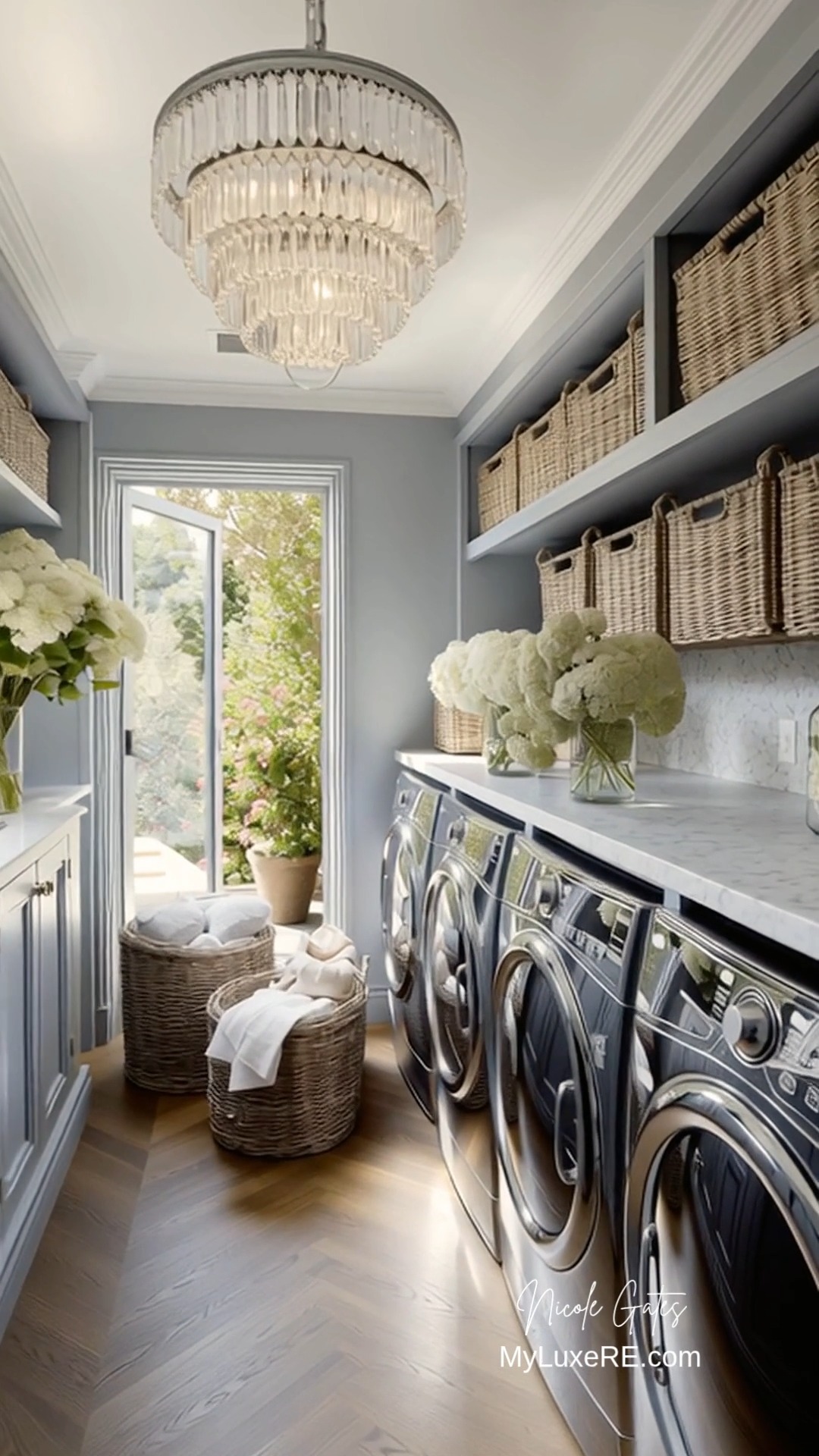 This kitchen is Devine! #homedecor #HomeDesign #interiordesign #decor # ...