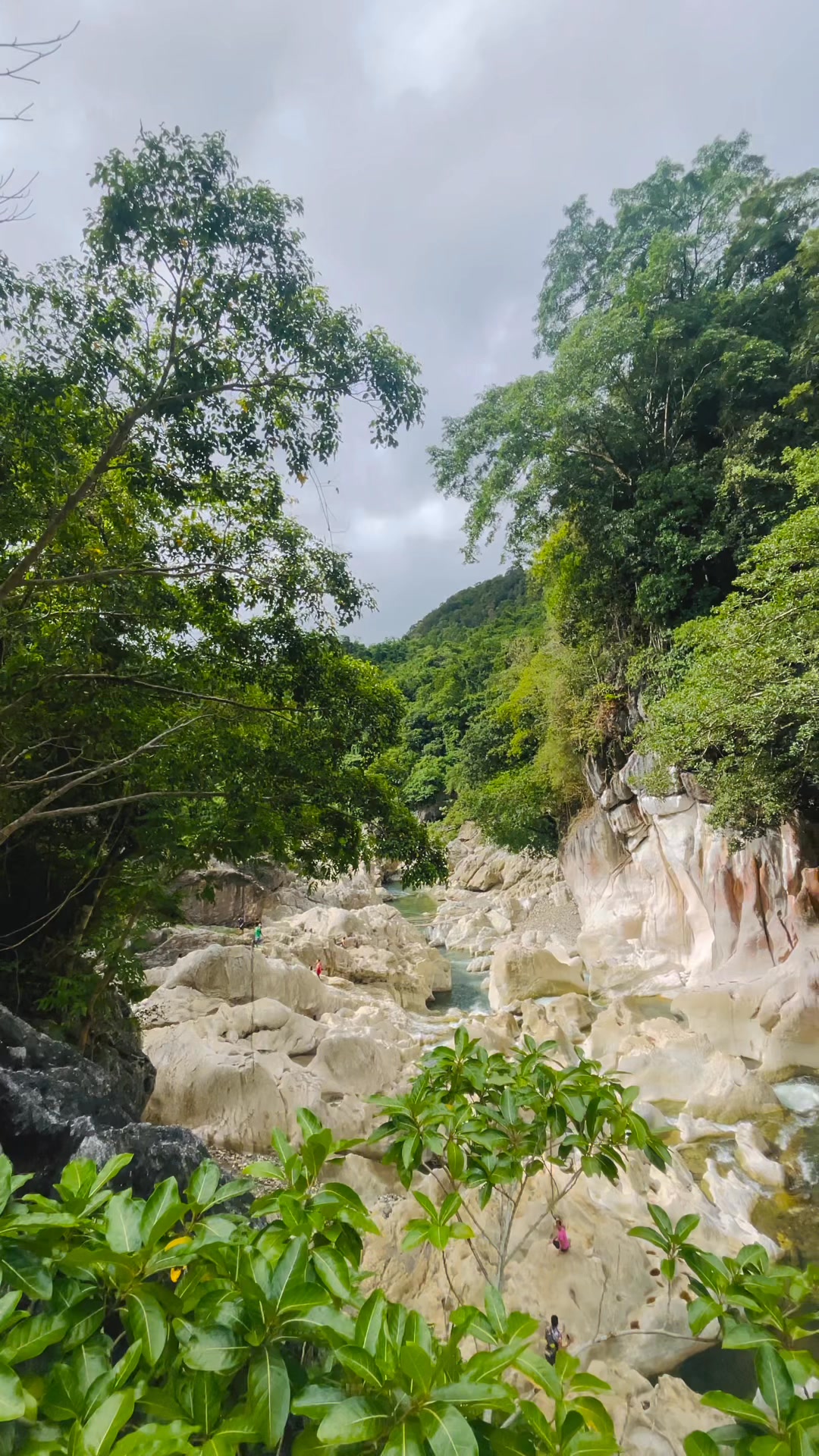 Aesthetic resort. Tara na at puntahan ang AWLO Beach Villas Zambales ...
