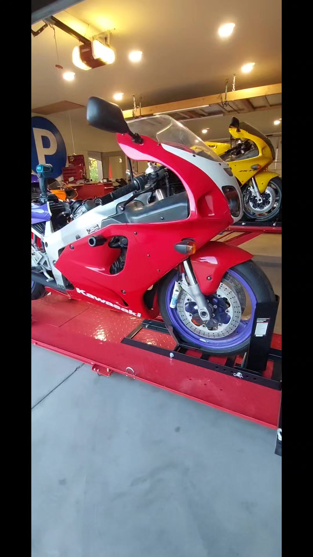 Restoring 1992 Kawasaki ZX7J alongside new 2024 Ninja