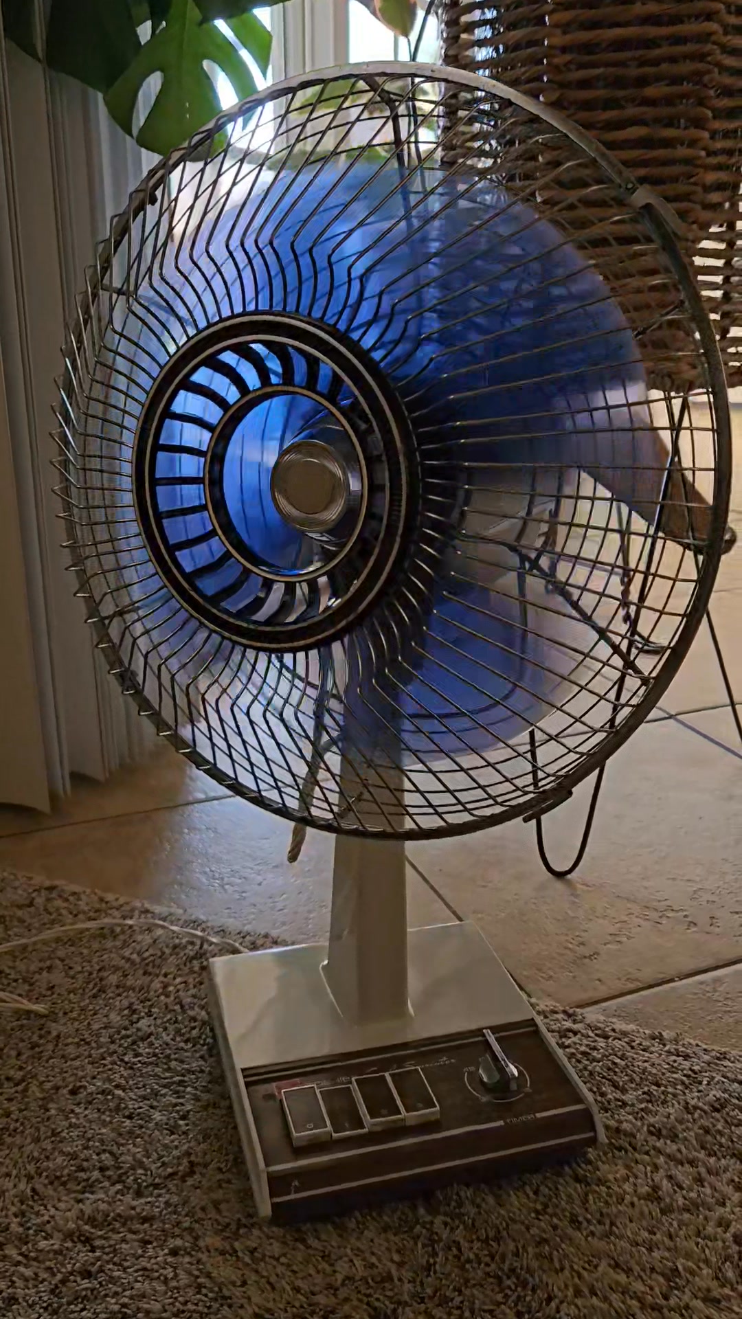 A rare Hitachi D256T1 floor fan. Made in the late 70s/early 80s in