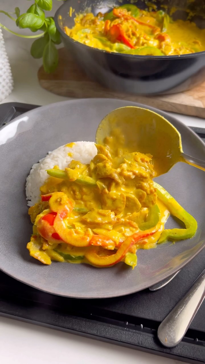 Currygryta med kycklingkebab! 😍🍀 Är inte en currygryta med ris typ den ...