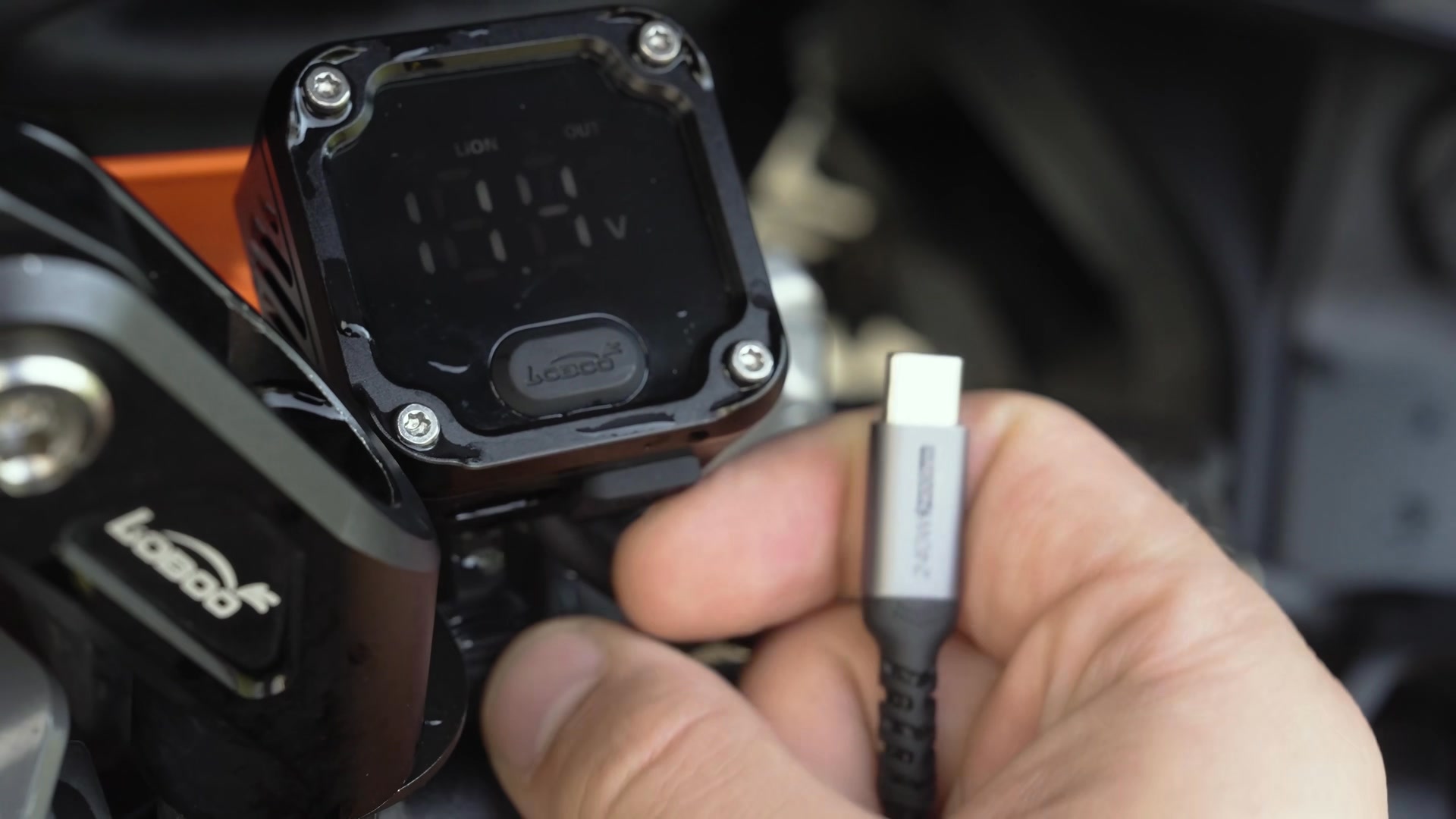? LIFESAVER ON THE GO: Loboo C36 Bi-Directional Charger ⚡️ Dead 