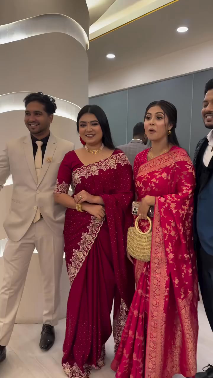বিথী আপুর এদের জামাই কে দেখে হিংসা হচ্ছে মনেহয়। যেভাবে ইগনোর করে চলে