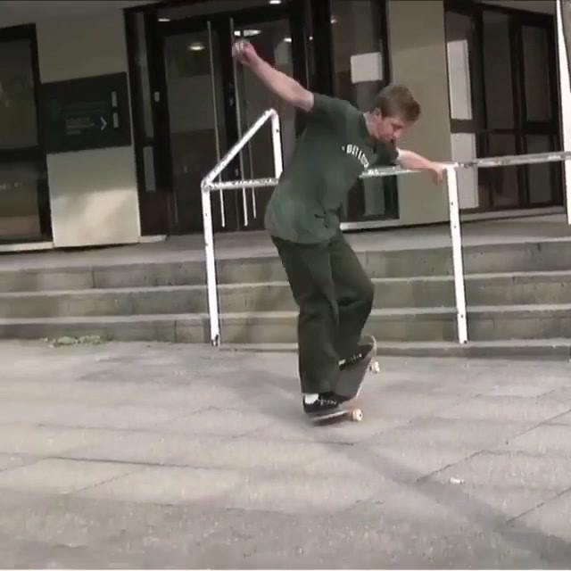 James Bush: FS 180 Fakie Manual | The No Comply Network
