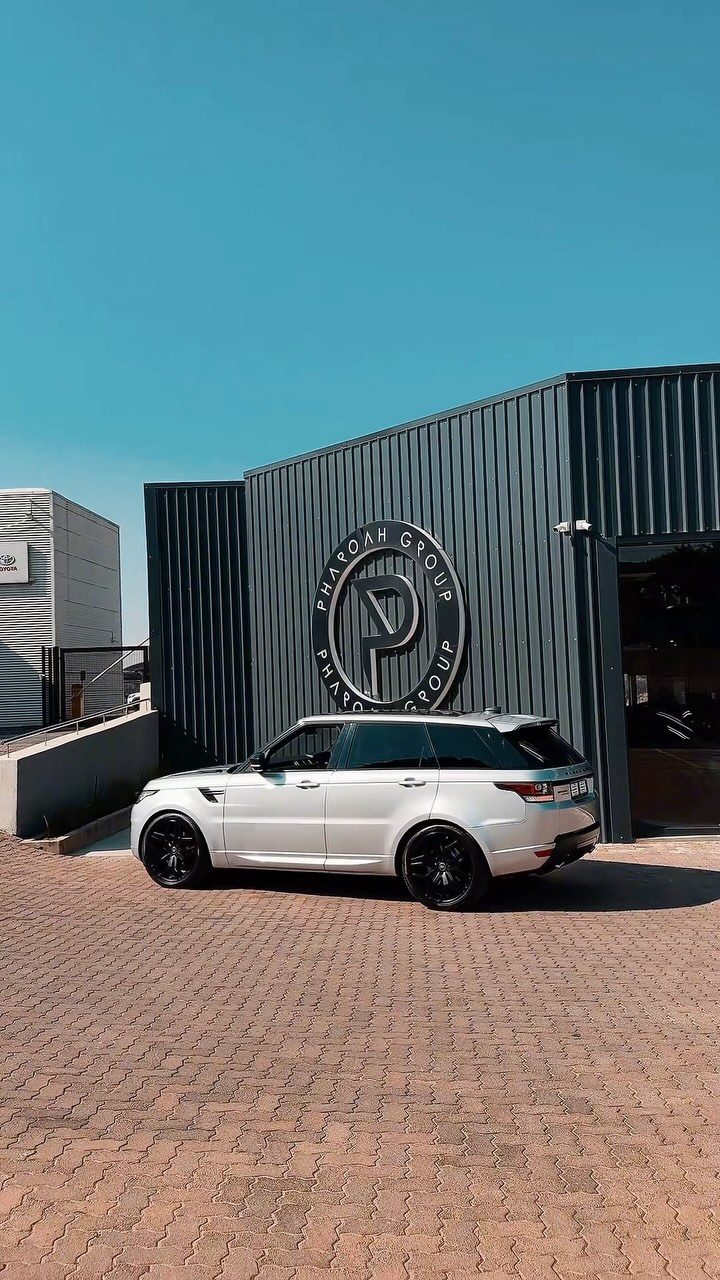 Refined strength with road-dominating style — this 2017 Land Rover ...