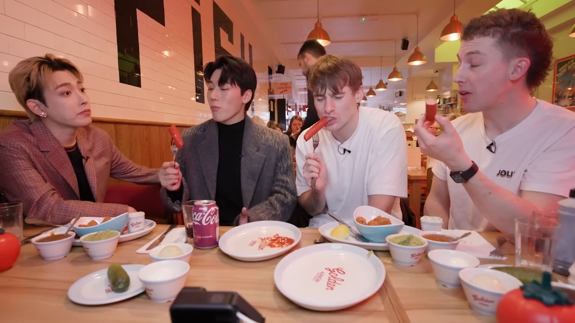 K-Pop Idols try Fish and Chips for the first time!! ft. ATEEZ. | JOLLY ...