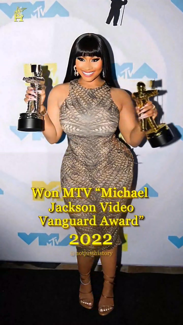 nicki minaj black and gold dress Back when was rocking inches😍 Kensie Women's Dolman-Sleeve Cinched-Waist Classic touch color:HYACINTH