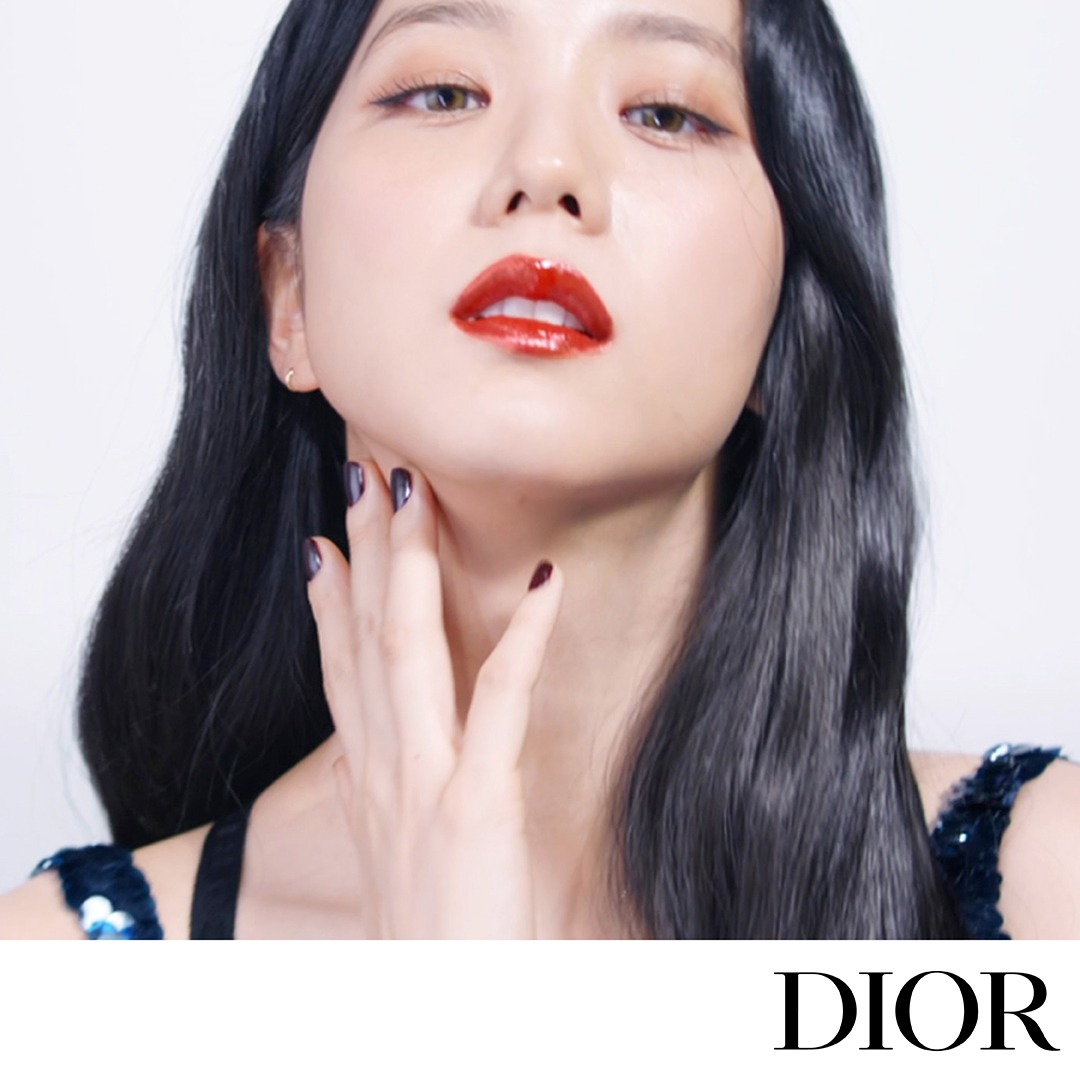 REGISTER FOR A COMPLIMENTARY DIOR ADDICT SAMPLE Discover the new