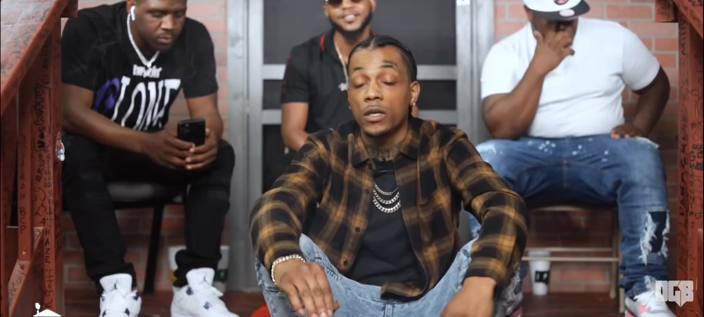 BBHell was laying low and niggas start gettin too comfortable W