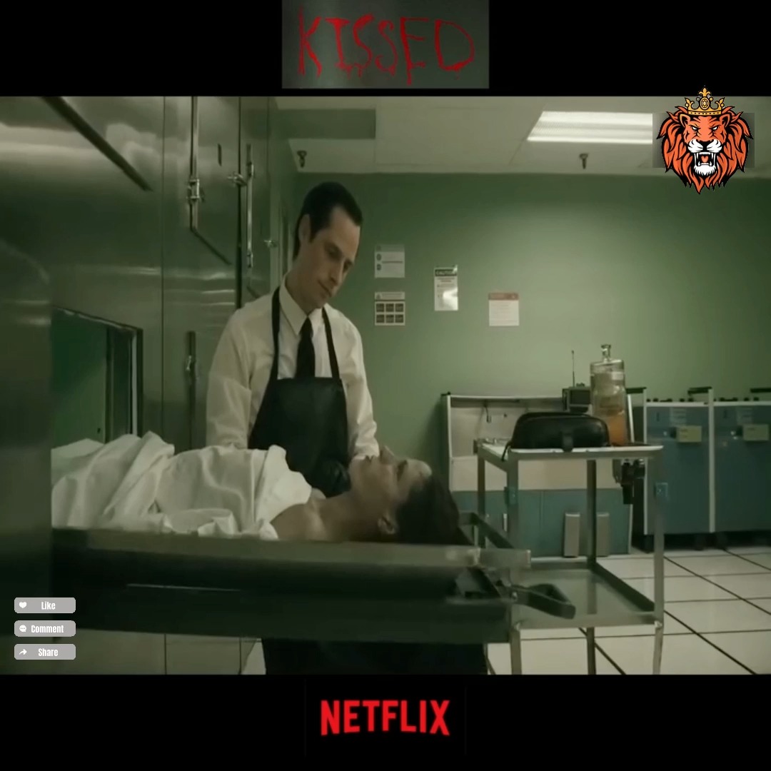 “She smiled—and the reflection didn’t.” #DarkScene #FearUnlocked # ...