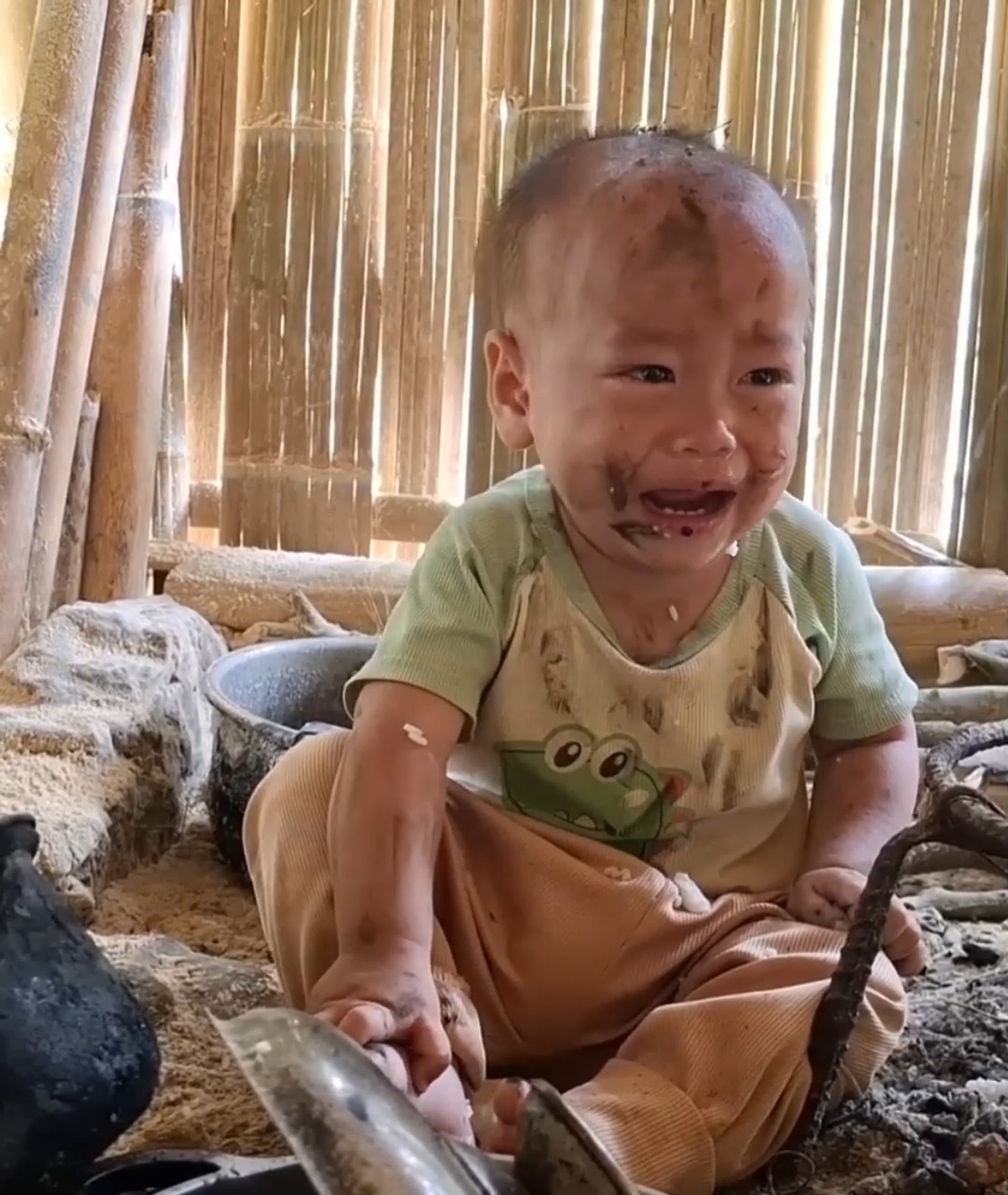 poor mother goes to work and leaves child alone at home and the ending ...