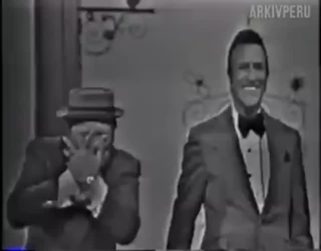 Los hermanos y artistas mexicanos Rodolfo y Ramón Rey, más conocidos ...