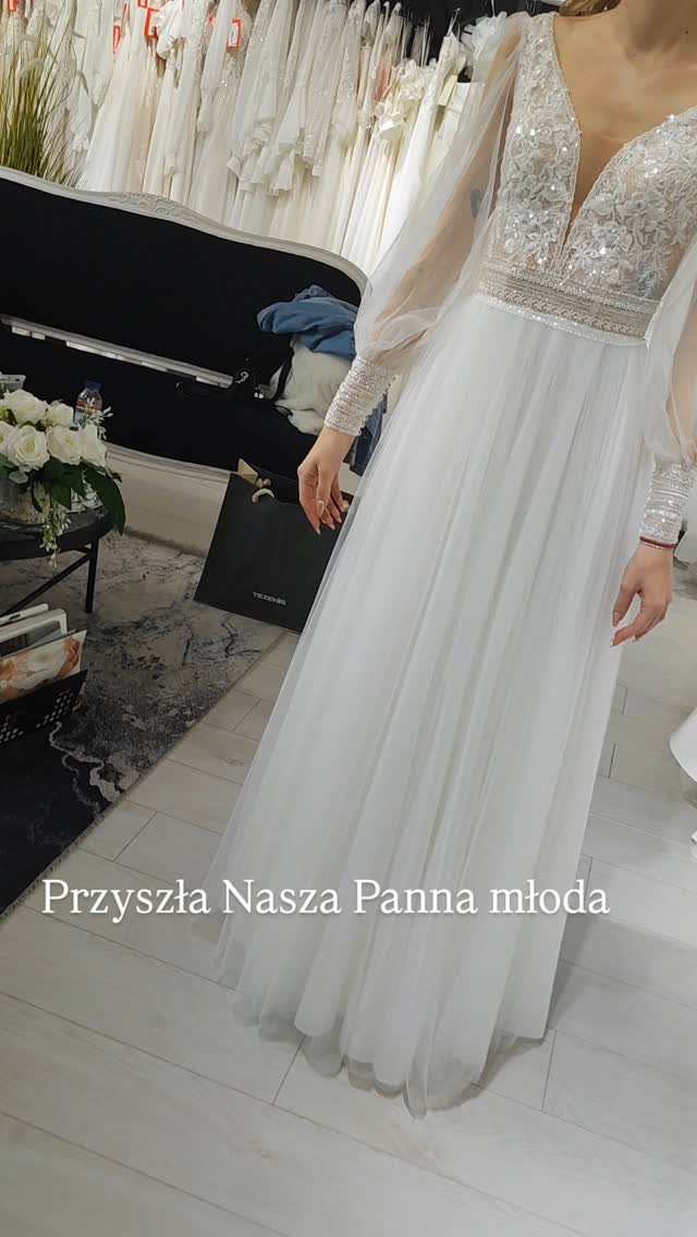 Elegant Glamour Wedding & Evening Dresses Rumia: Timeless Style for Your Big Night