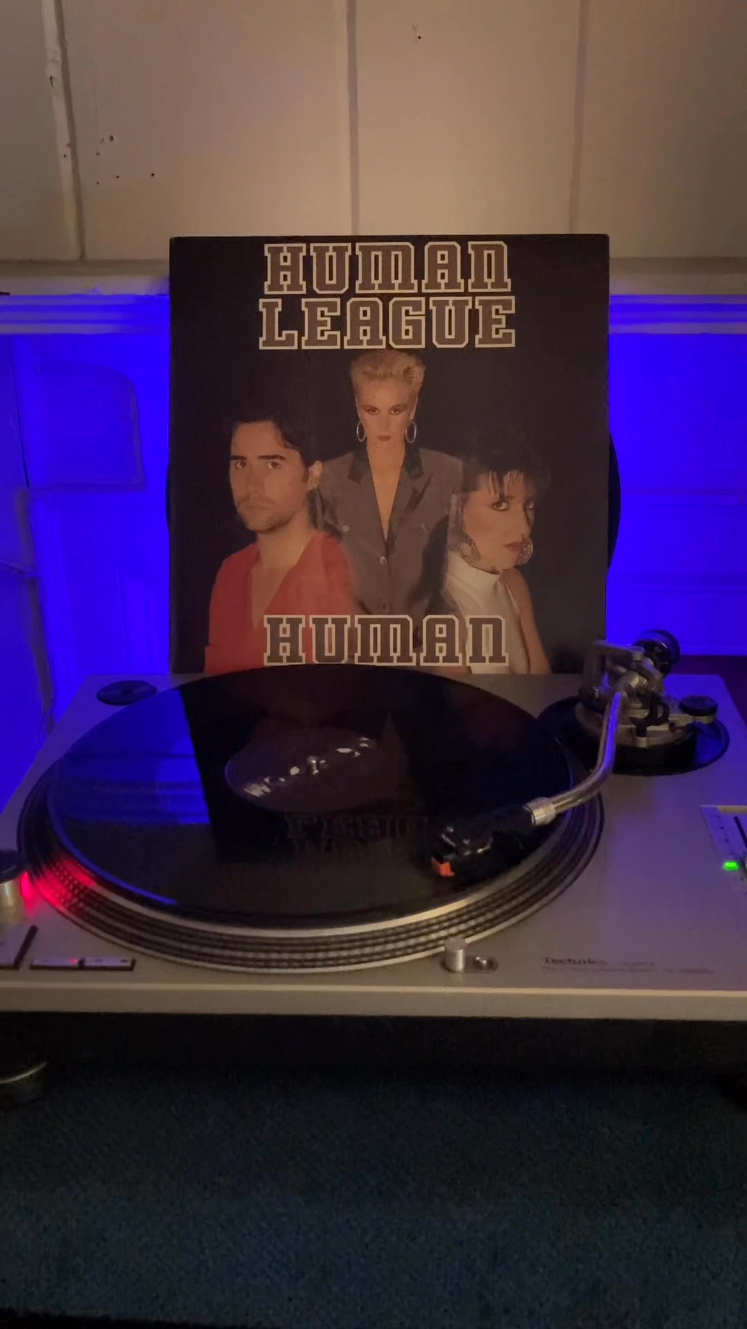 League 7　歌詞カード付　国内盤 The Human 　Human