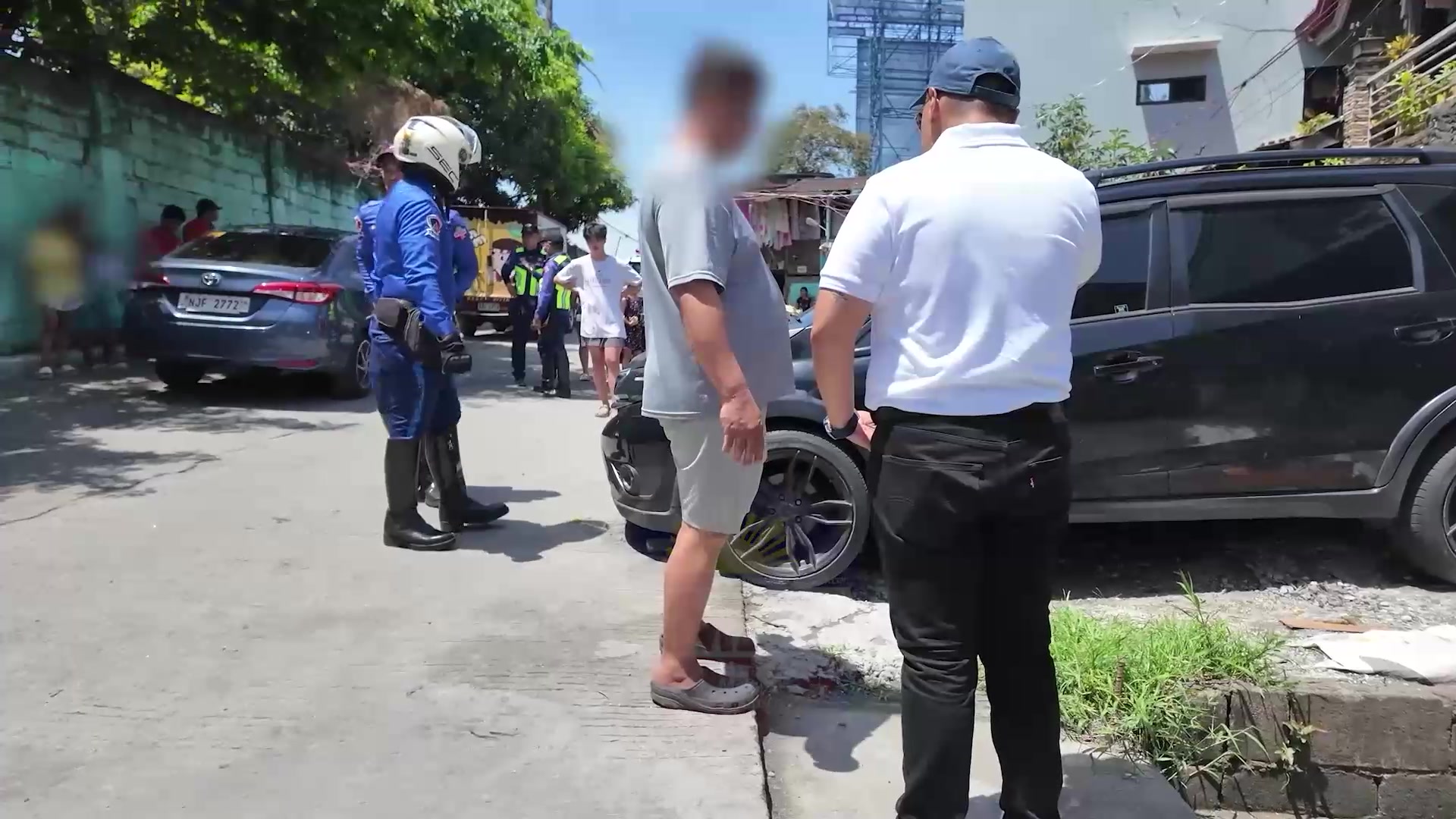 Kamakailan ay nag-operate ang MMDA Special Operations Group-Strike ...