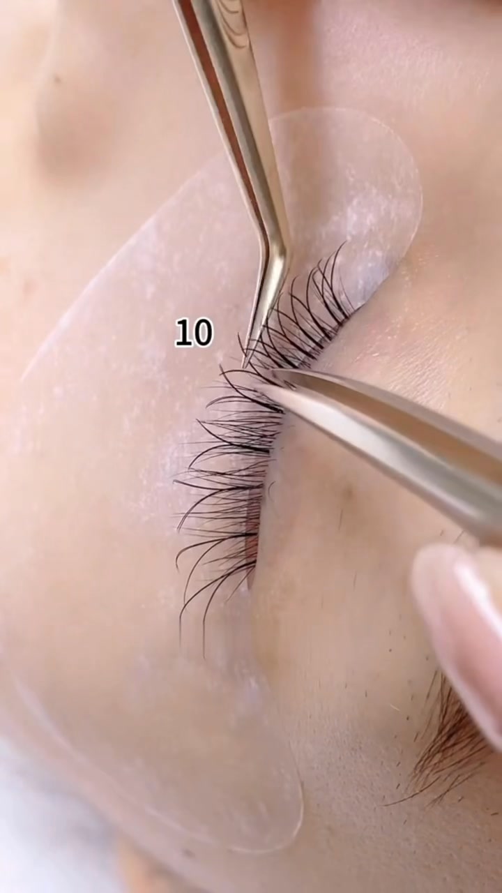 ✓ Deal Price: €45 Classic Eyelash Extension full set at K Lash