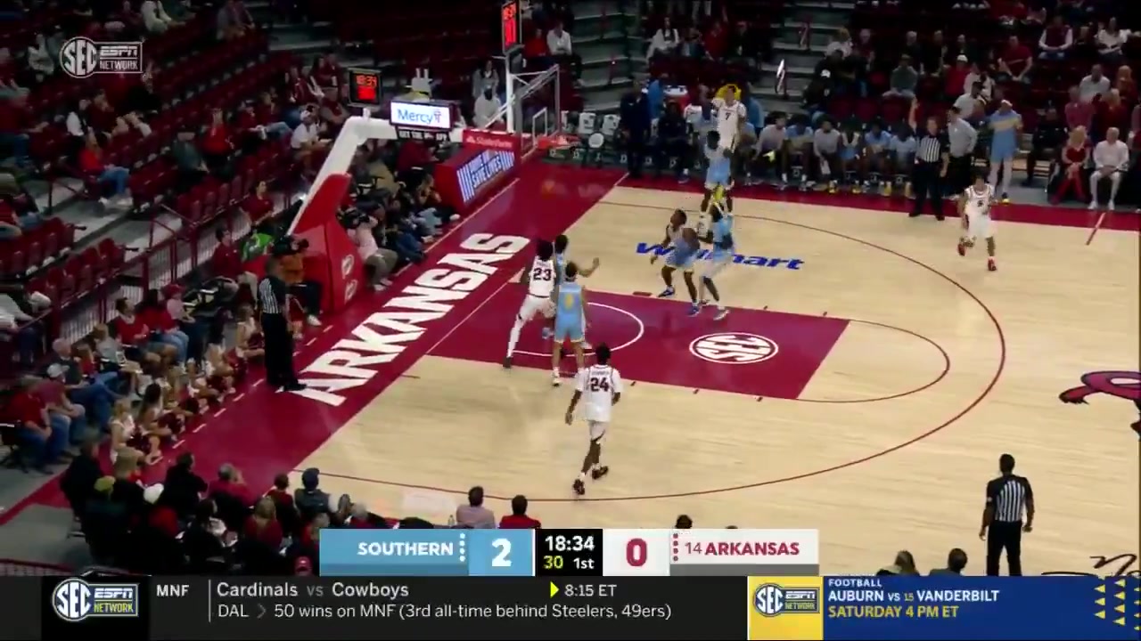 First points of the regular season 🐗🏀 Arkansas Razorback Men's ...
