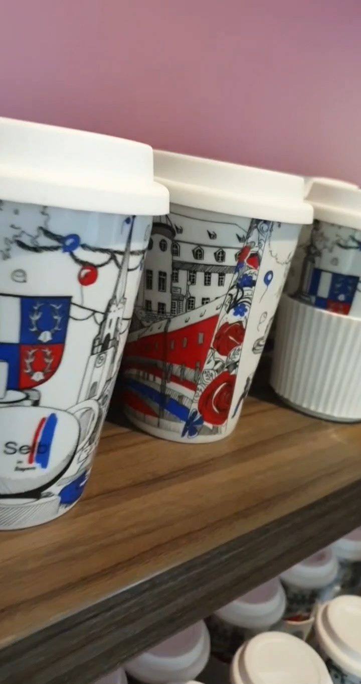 Der neue Coffee to go Becher mit Motiven aus Selb ist auch im Gastro Outlet Speichersdorf erhältlich! 😍🎉, Zeigt Euch mit dem tollen Coffee to go Becher aus Porzellan umweltbewusst. 😊