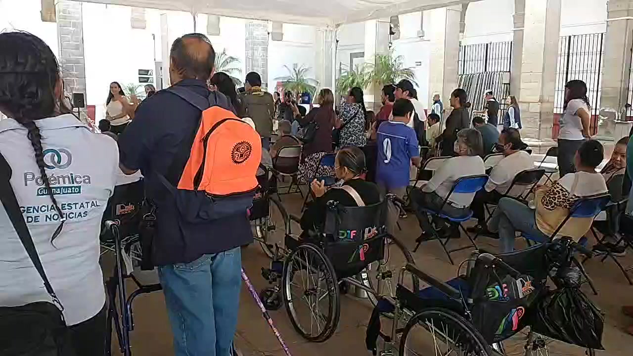 Captan en video aparatoso choque entre unidades de transporte de carga ...