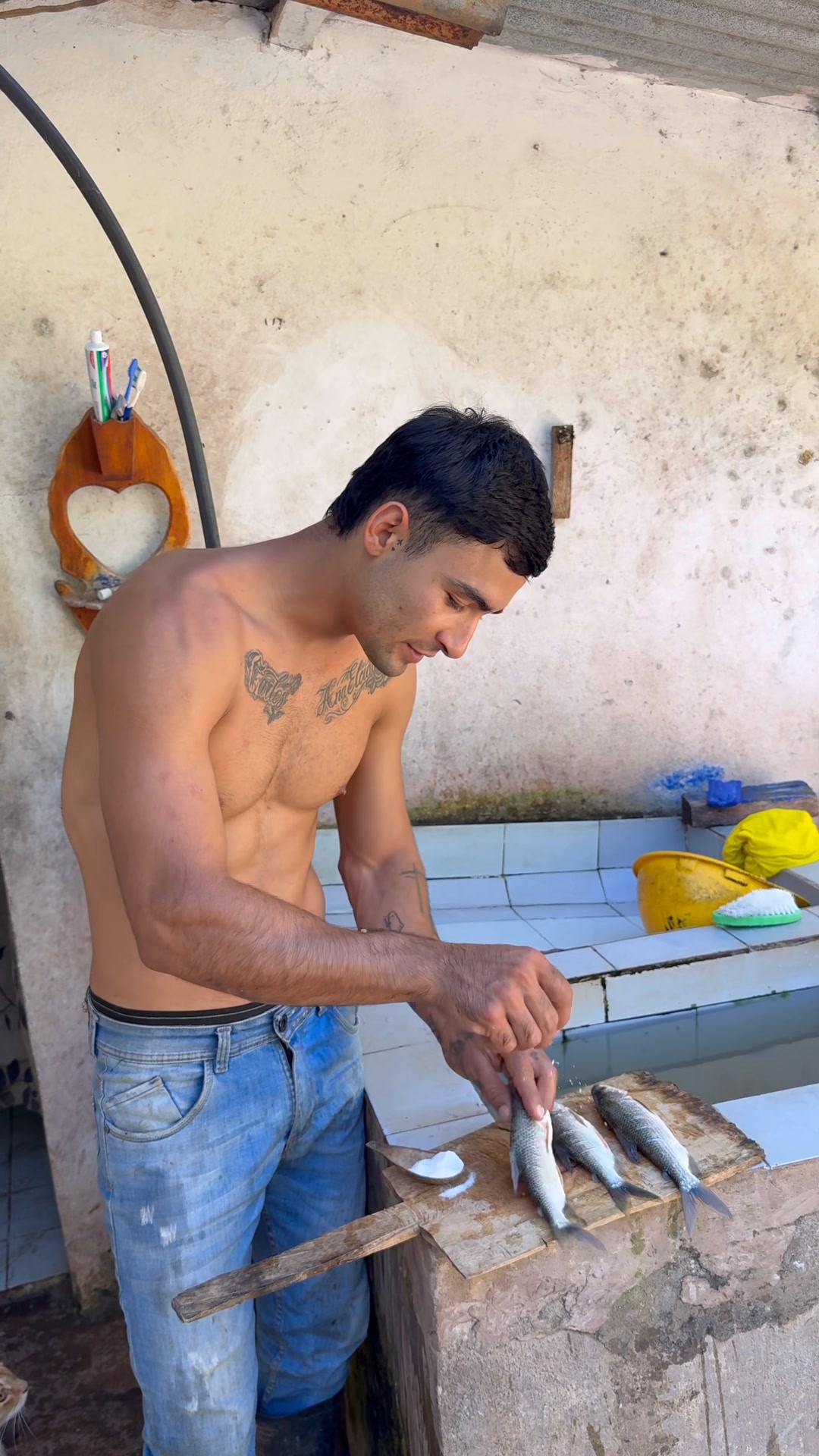 Hoy estoy pescando para comernos unos peces para el almuerzo | El ...