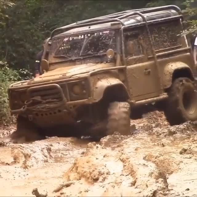 Angry Defender sound 📢💥 #landroverlife #landroverdefender #defender130 ...