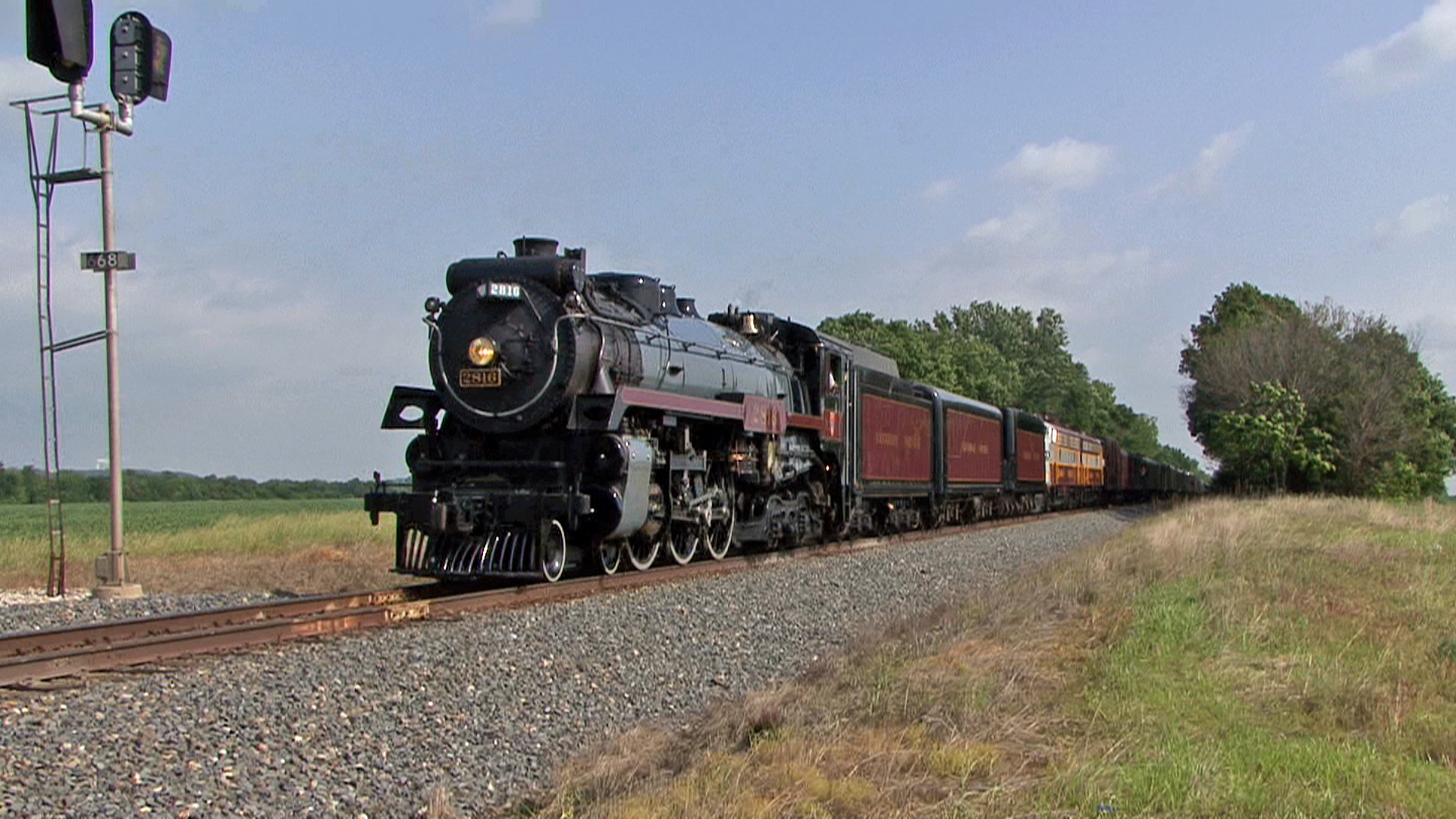 After a long layover in Kansas City, Canadian Pacific 4-6-4 #2816 ...